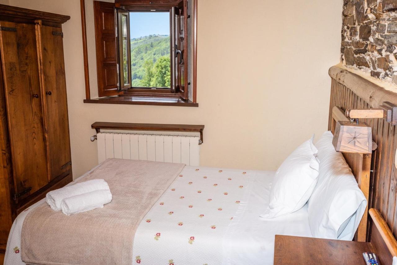 Apartamentos Rurales Casa Riveras Санта-Эулалия-де-Оскос Экстерьер фото