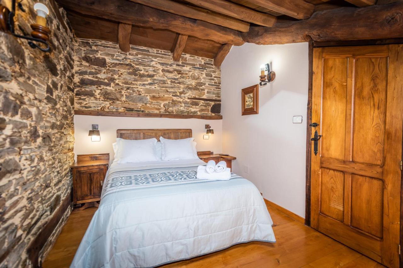 Apartamentos Rurales Casa Riveras Санта-Эулалия-де-Оскос Экстерьер фото