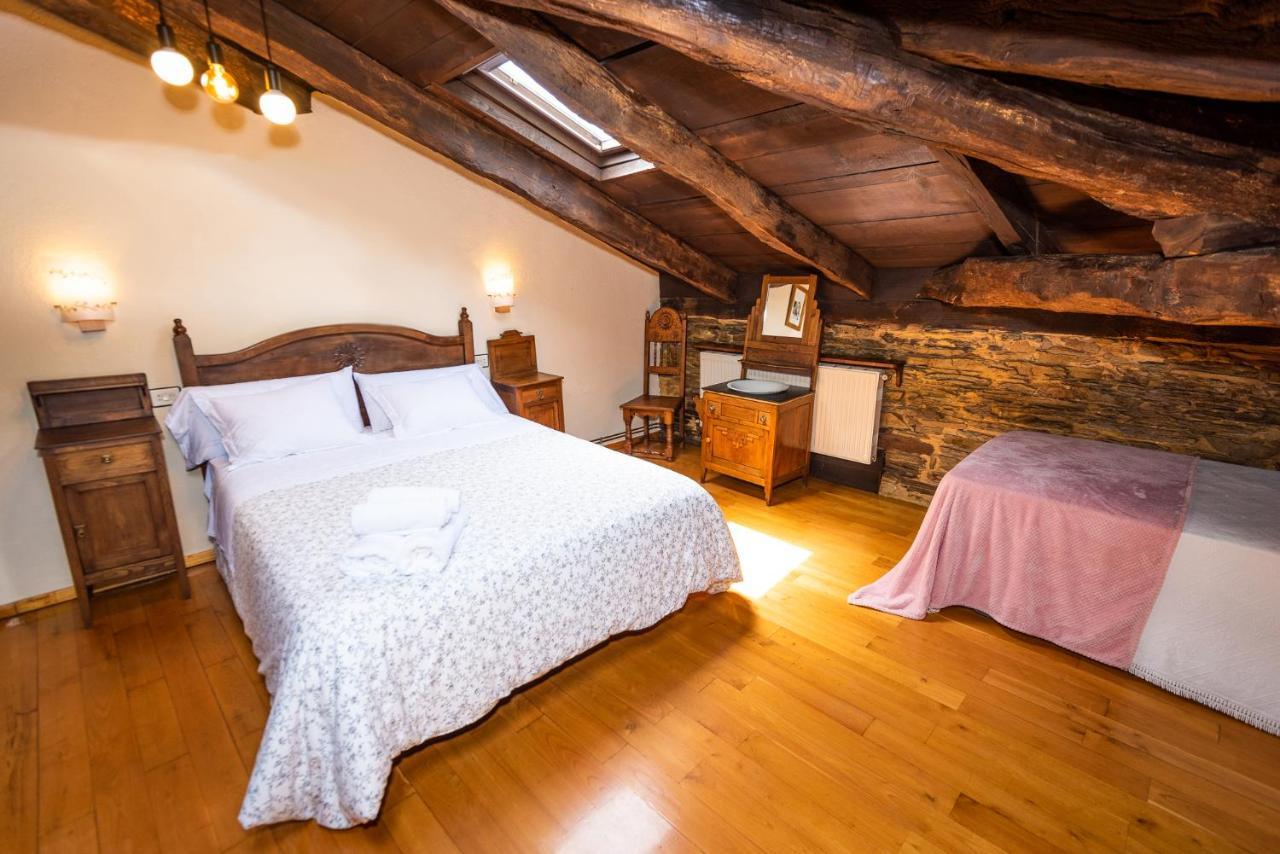 Apartamentos Rurales Casa Riveras Санта-Эулалия-де-Оскос Экстерьер фото