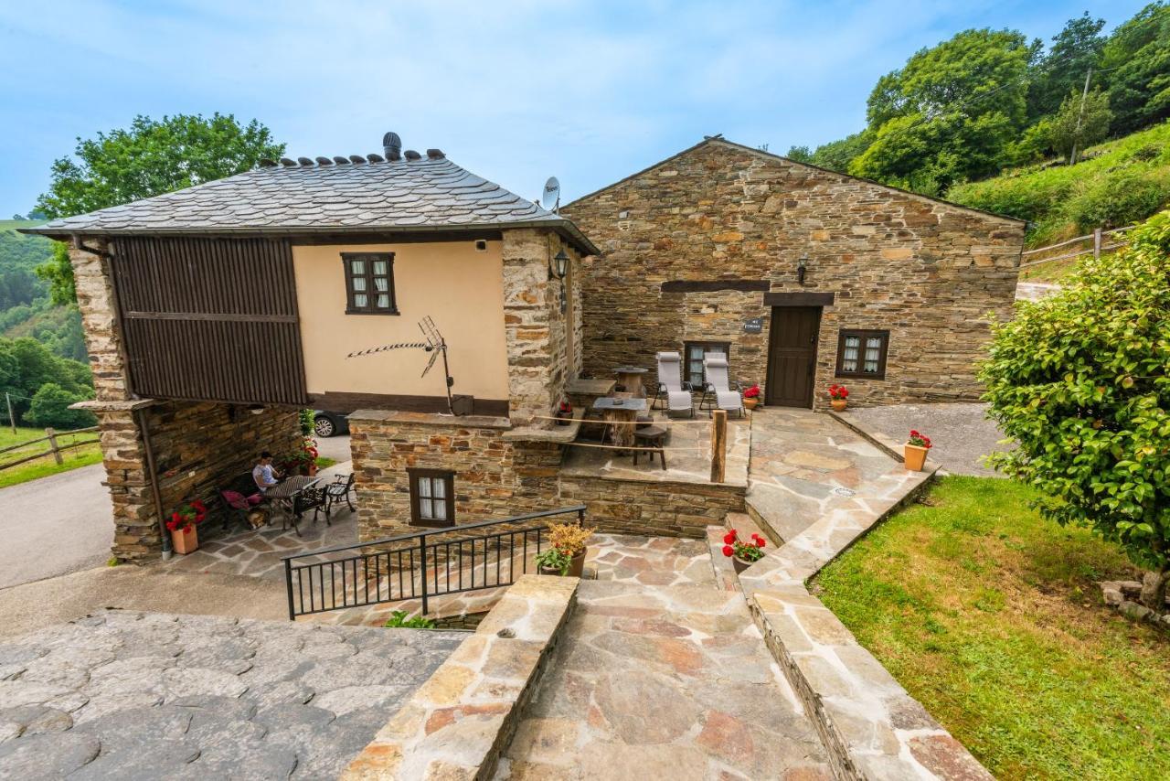 Apartamentos Rurales Casa Riveras Санта-Эулалия-де-Оскос Экстерьер фото