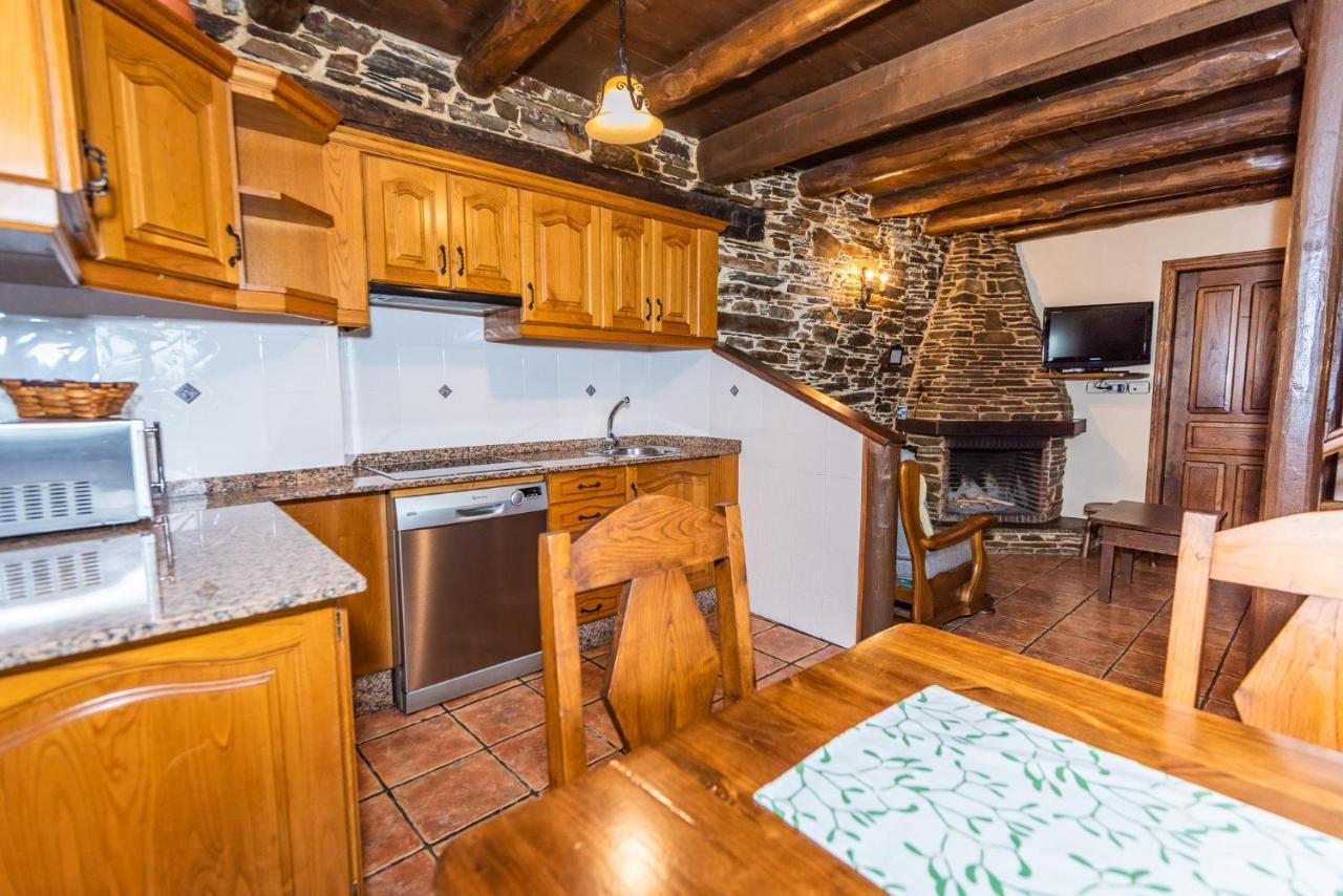 Apartamentos Rurales Casa Riveras Санта-Эулалия-де-Оскос Экстерьер фото
