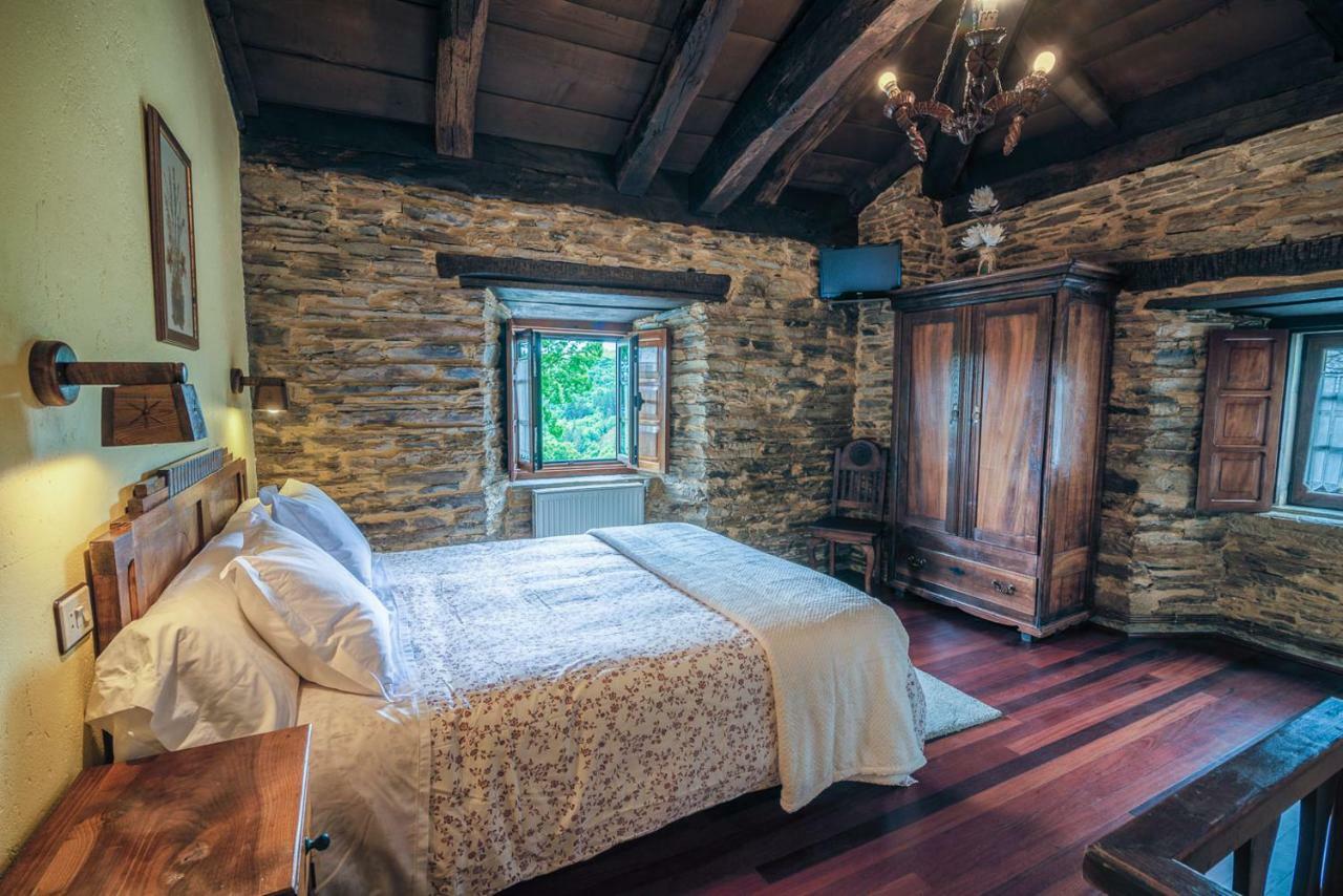 Apartamentos Rurales Casa Riveras Санта-Эулалия-де-Оскос Экстерьер фото