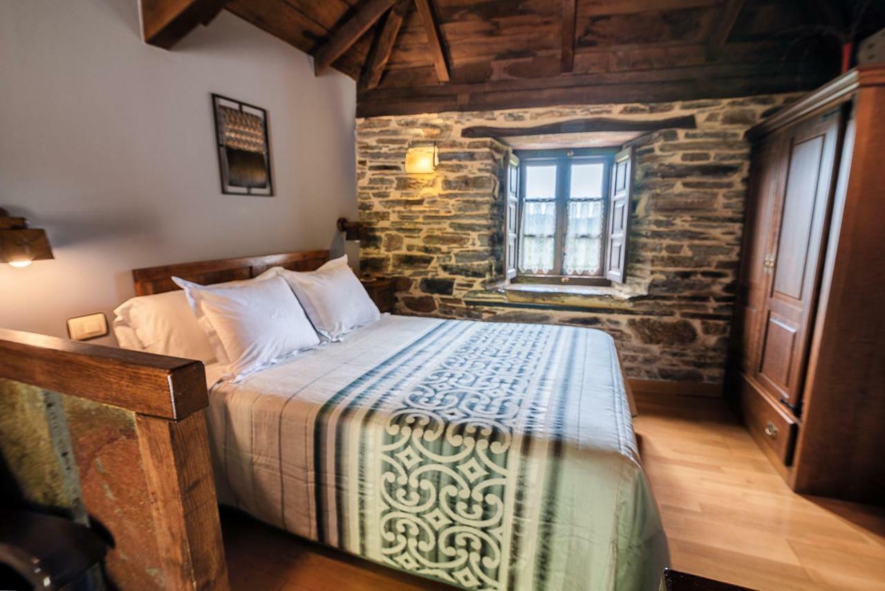 Apartamentos Rurales Casa Riveras Санта-Эулалия-де-Оскос Экстерьер фото