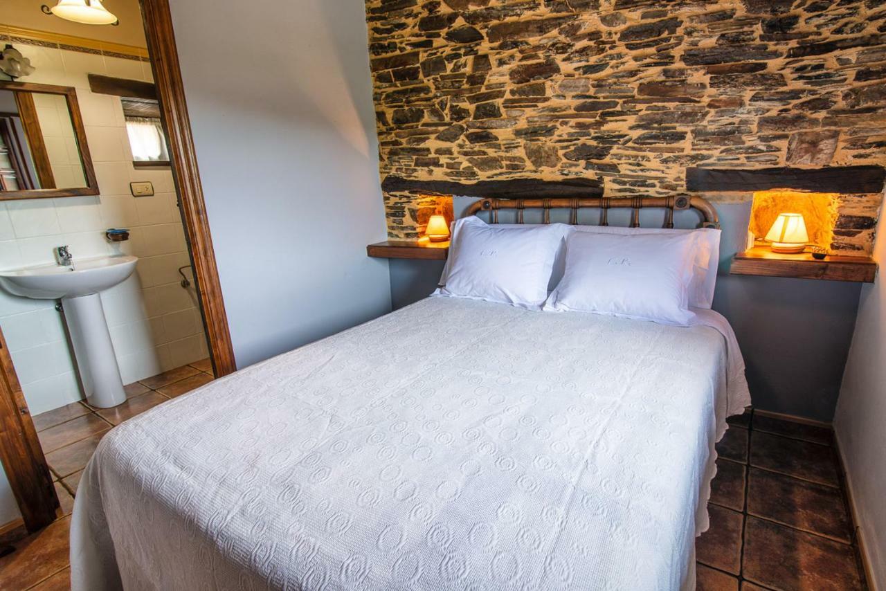 Apartamentos Rurales Casa Riveras Санта-Эулалия-де-Оскос Экстерьер фото