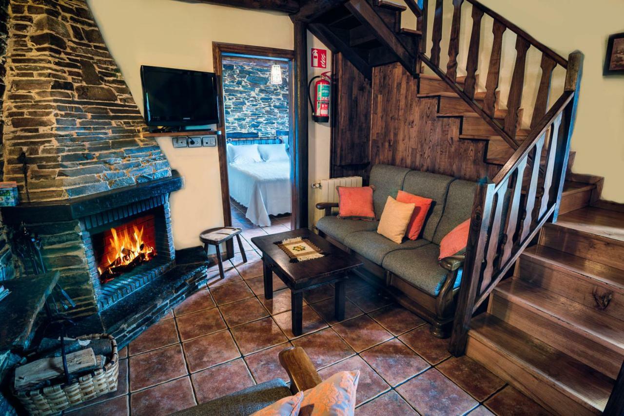 Apartamentos Rurales Casa Riveras Санта-Эулалия-де-Оскос Экстерьер фото