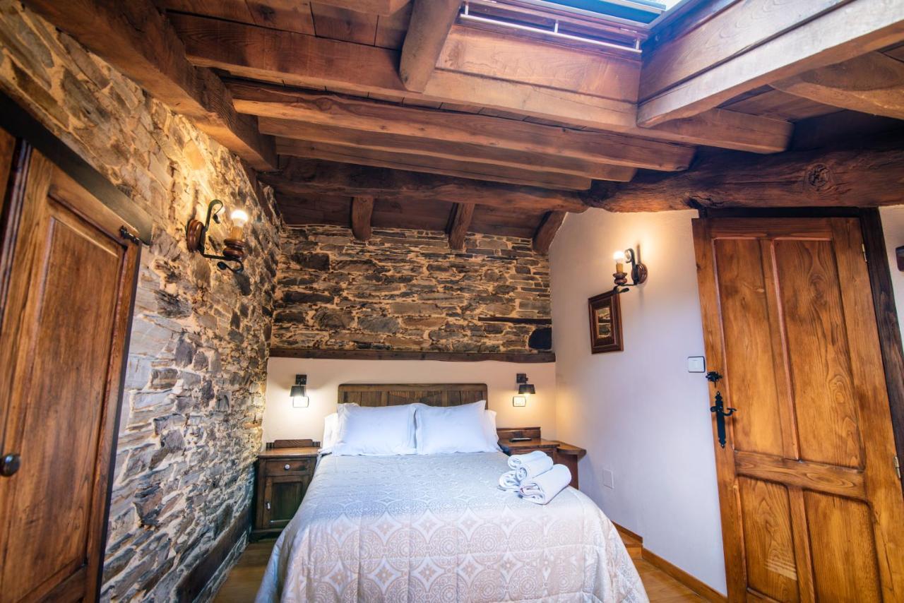 Apartamentos Rurales Casa Riveras Санта-Эулалия-де-Оскос Экстерьер фото